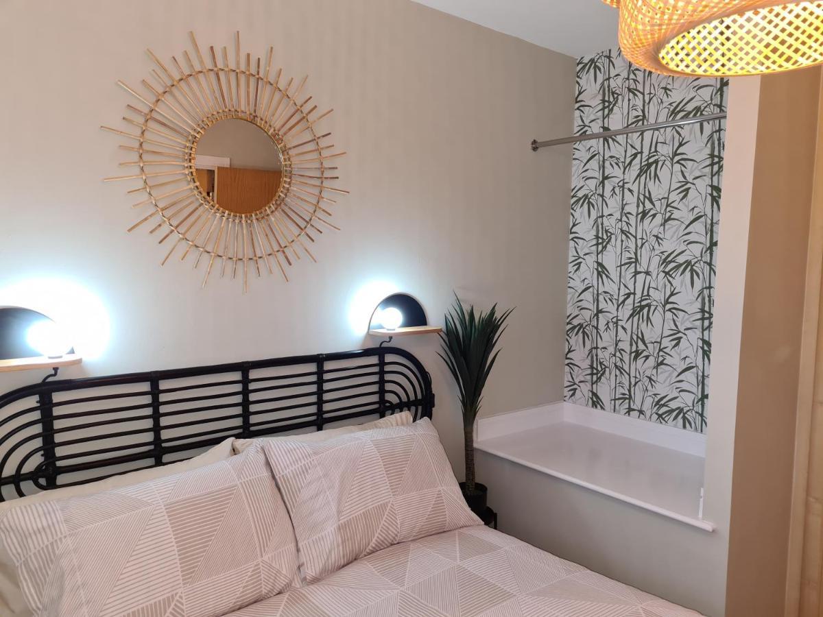 Modern 1 Bed Apartment Next To Beach And Golf Course Llanelli Buitenkant foto