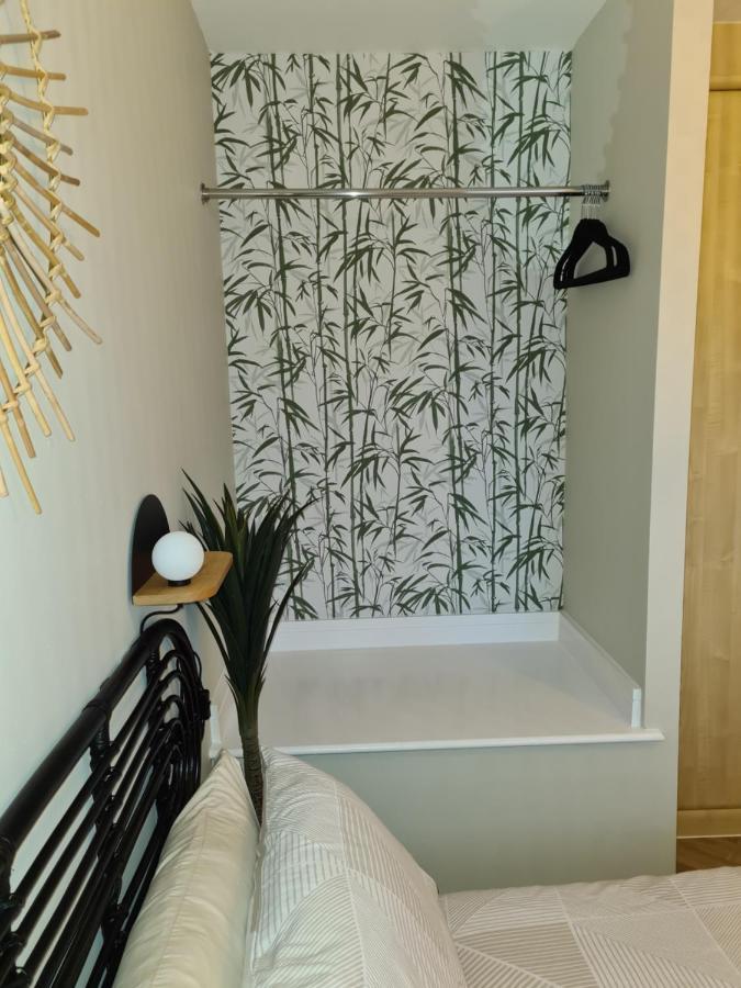 Modern 1 Bed Apartment Next To Beach And Golf Course Llanelli Buitenkant foto